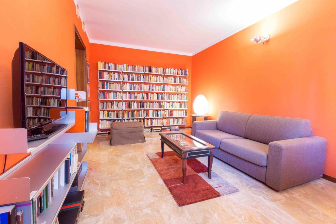Art Painting With Canal View Apartamento